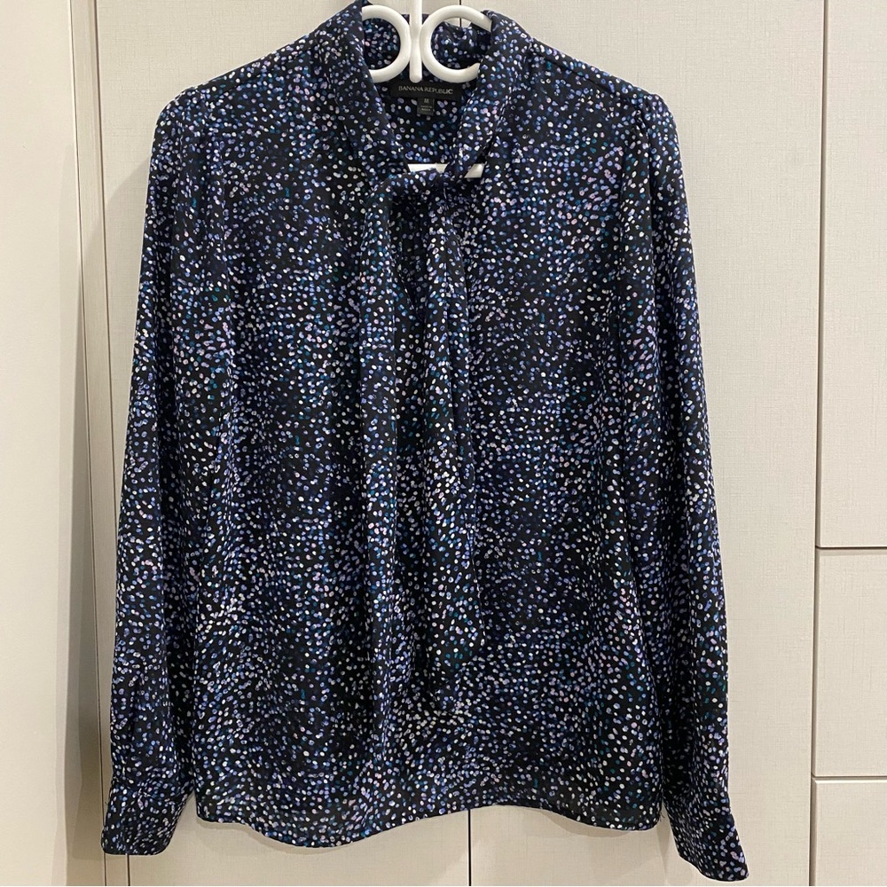 Banana Republic | Blue Polka Dot Tie Front Blouse 💙